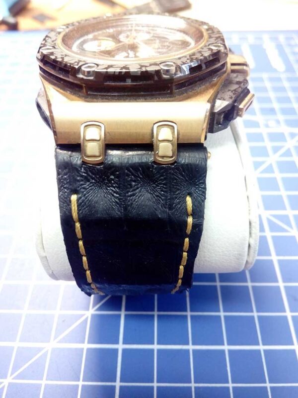 Черный ремешок на мужские часы Audemars Piguet из кожи каймана