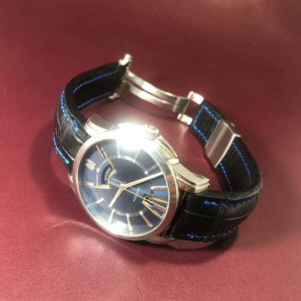 Черный ремешок на часы Maurice Lacroix из кожи крокодила с синей прошивкой